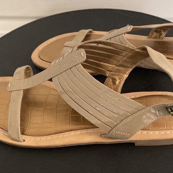 Nude flat sandals - Picture 2 of 4